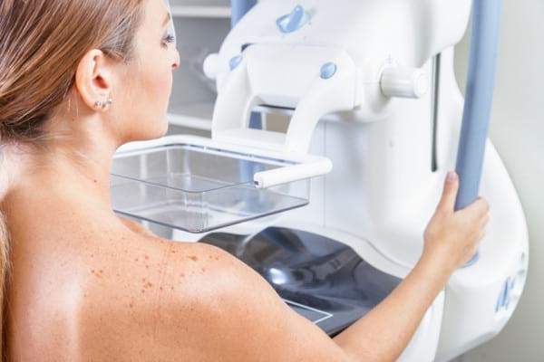 Tumorile în cancerul mamar au dimensiuni mai mici la momentul diagnosticului