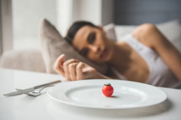 Ce efecte devastatoare are înfometarea asupra organismului tău