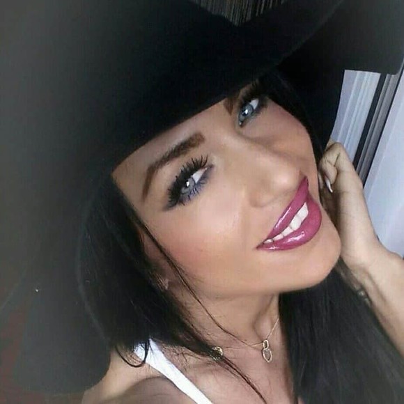 Elena Popa, antrenoarea de fitness care s-a sinucis în Spania, a fost înmormântată
