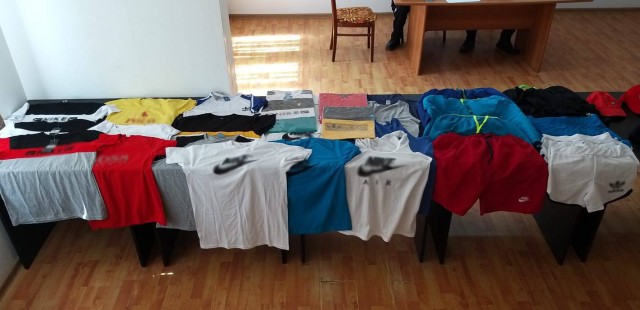 Bunuri contrafăcute în valoare de aproximativ 31.000 lei, confiscate de poliţiştii de frontieră din Ostrov