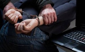 Un BĂRBAT, ÎNCARCERAT la Poarta Albă pentru VĂTĂMARE CORPORALĂ