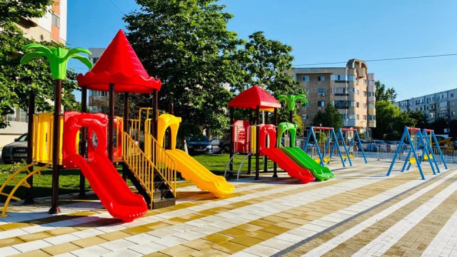 Un nou loc de joacă în Parcul Central din Năvodari