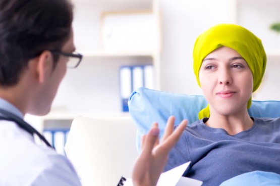O nouă terapie ţintită, disponibilă pentru pacienţii cu o formă rară de cancer pulmonar