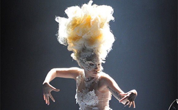 Margherita de la Clejani, inspirată de Lady Gaga! Ce ținute controversate a ales pentru noul videoclip