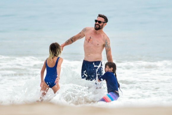 Brian Austin Green, la plajă cu copiii, fosta soție cu iubitul! Megan Fox, din ce în ce mai îndrăgostită