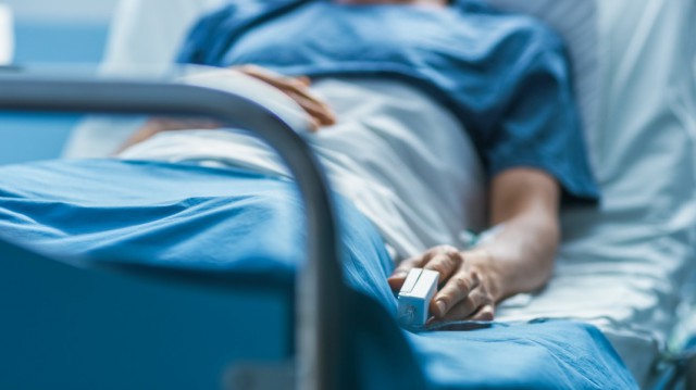 Studiu: Bacteria care cauzează cariile ar putea favoriza răspândirea cancerului de colon în corp