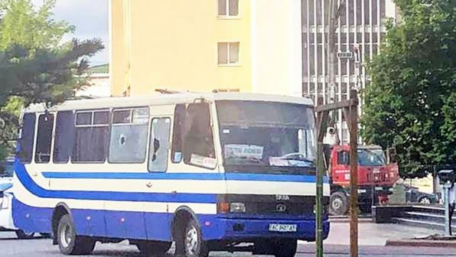 Ucraina: Bărbatul care a luat ostatici pasagerii unui autobuz a fost acuzat de terorism