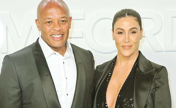 Dr. Dre divorţează după 24 de ani de căsnicie. Nu vrea să împartă însă averea de 800 de milioane de dolari