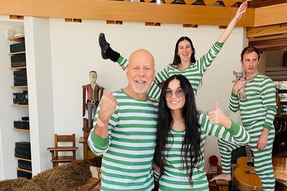 Demi Moore a salvat viața unei păsări colibri. Imagini adorabile cu noul membru al familiei Moore-Willis