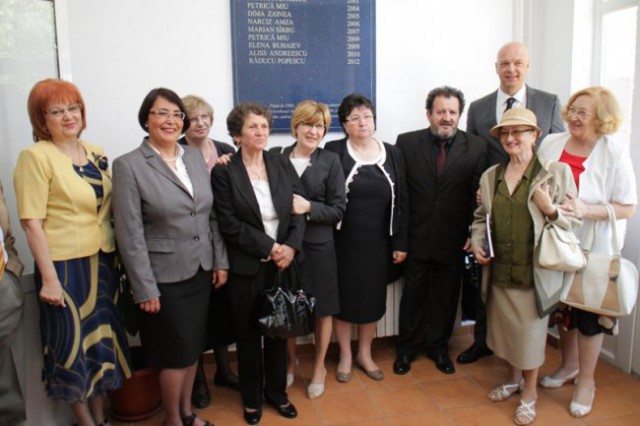 CINE a COORDONAT instituţiile de ÎNVĂŢĂMÂNT de-a lungul TIMPULUI