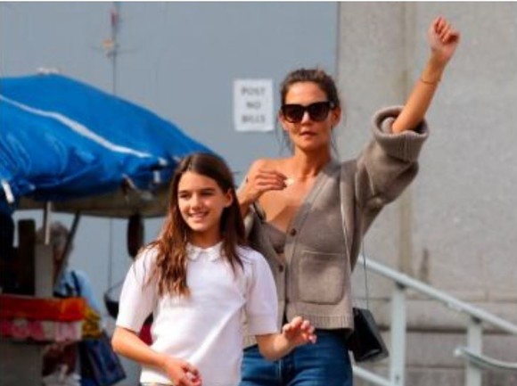 Katie Holmes, dezvăluiri în premieră despre fiica sa! Ce mare a crescut Suri!