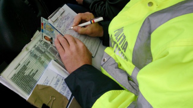 RAZII în județul CONSTANȚA: 15 PERMISE de CONDUCERE REȚINUTE