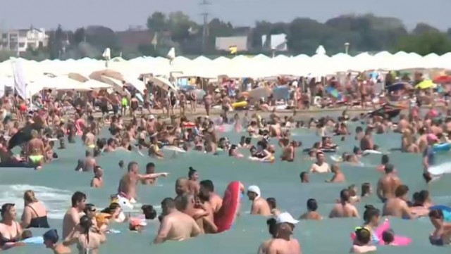 CTP, despre „hominizii” de pe litoral: 's-au năpustit unii peste alții, claie peste grămadă'. VIDEO
