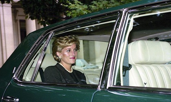 Care au fost ultimele cuvinte pe care Prinţesa Diana le-a rostit înainte de a muri