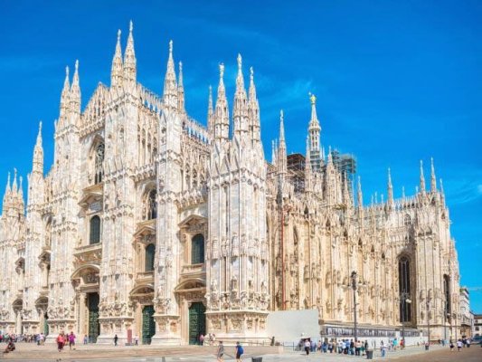 Un gardian a fost luat ostatic pentru scurt timp în Domul din Milano