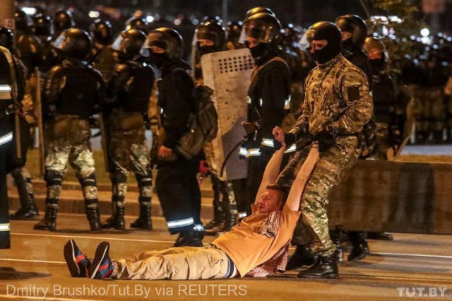 Prezidenţiale în Belarus: Confruntări între forţele de ordine şi protestatari