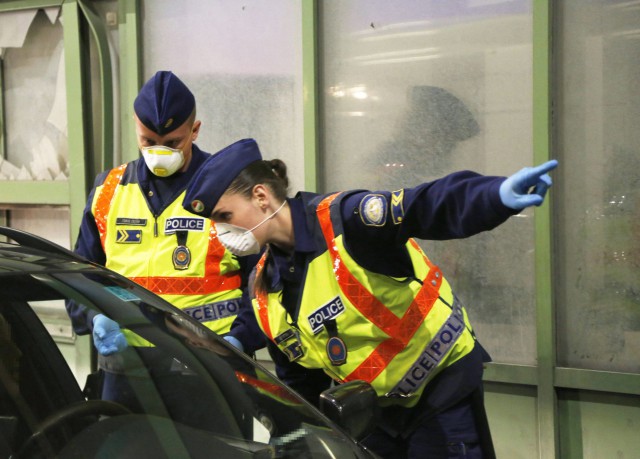 Accident soldat cu un mort şi 34 de răniţi pe o autostradă din Ungaria în care a fost implicat un autocar cu polonezi