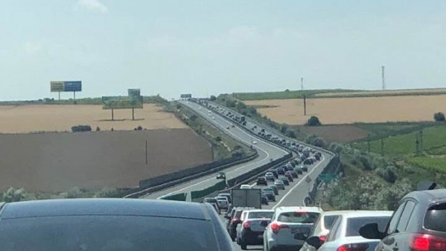 TRAFIC restricţionat pe A2, din cauza unul ACCIDENT