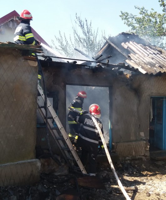 Incendiu în comuna Ciobanu: O CASĂ a luat FOC