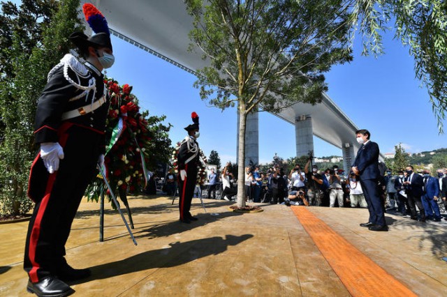 Italia a comemorat doi ani de la prăbuşirea podului de la Genova