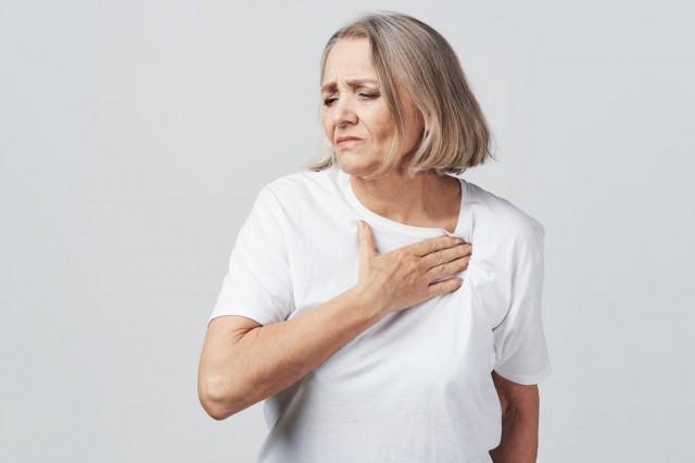 Durerile de sâni la menopauză: cauze, simptome, remedii