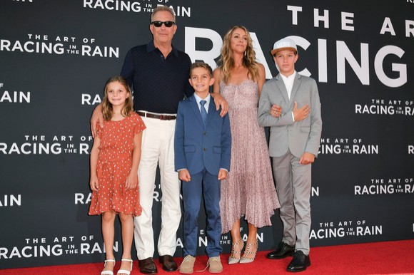 Kevin Costner, totul despre drama care i-a marcat viaţa: „Mi-a luat mult până să mai spun Te iubesc!“