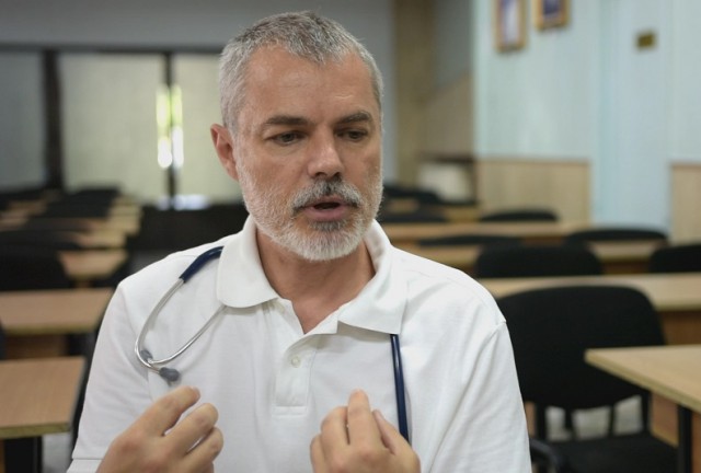 Dr. Mihai Craiu: Purtarea măştii de protecţie în interior este extrem de importantă