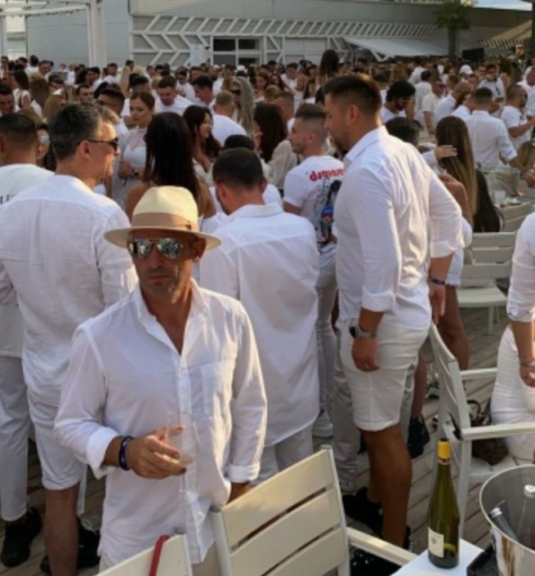ALARMANT! Au petrecut într-un club din MAMAIA fără să respecte REGULILE de distanțare