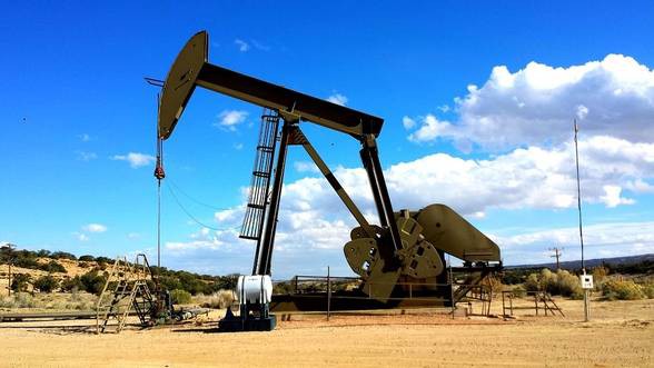 Prețul bariulului de petrol a crescut la peste 120 de dolari