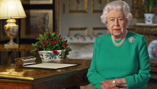 Regina Elisabeta a II-a i-a eliminat pe prinţul Andrew şi pe ducii de Sussex de pe site-ul familiei regale