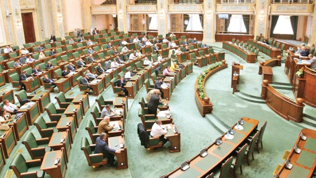 Senat: Propunerea legislativă privind obligaţia magistraţilor de a nu colabora în mod secret cu serviciile de informaţii, respinsă