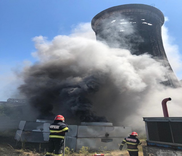 INCENDIU DE PROPORŢII la o UZINĂ VIDEO