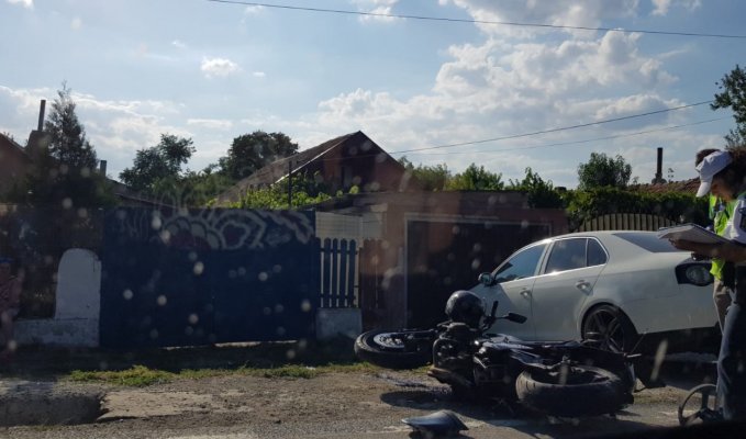 Accident rutier în Poarta Albă. Un motociclist a fost rănit