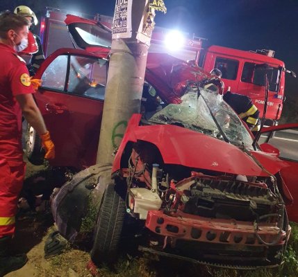 ACCIDENT RUTIER MORTAL între EFORIE NORD și EFORIE SUD: o MAȘINĂ a intrat în STÂLP. VIDEO