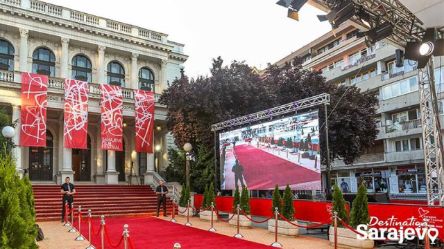 Documentarele româneşti „Tatăl nostru“ şi „Acasă“, premiate la Festivalul de film de la Sarajevo