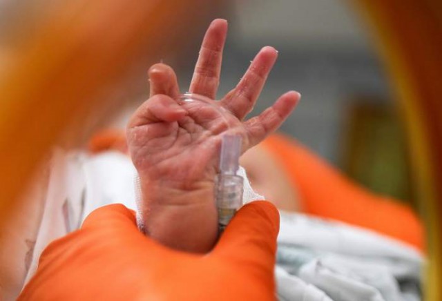 Coronavirus: Un bebeluş de 4 luni, cea mai fragedă victimă de COVID-19 din Portugalia