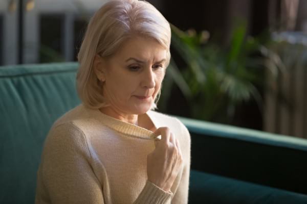 Bufeuri la menopauză: de ce apar și cum le reduci