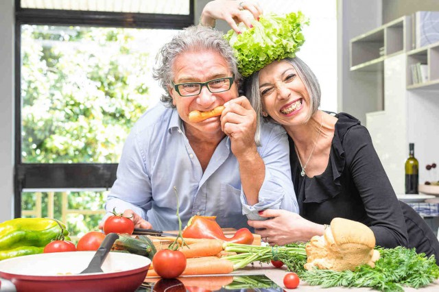 Studiu: Tensiunea arterială scade cu o dietă bazată pe fructe și legume