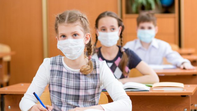 Coronavirus: Ucraina închide şcolile şi restaurantele şi introduce un lockdown mai strict