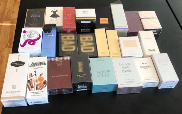 PARFUMURI şi OCHELARI 'DE FIRMĂ', confiscate de jandarmii constănţeni în Eforie