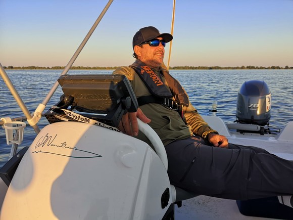 Chef Sorin Bontea și-a petrecut vacanța pe barcă. E mare amator de pescuit