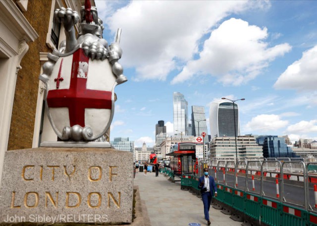 Coronavirus: Londra nu exclude reintroducerea de restricţii la iarnă