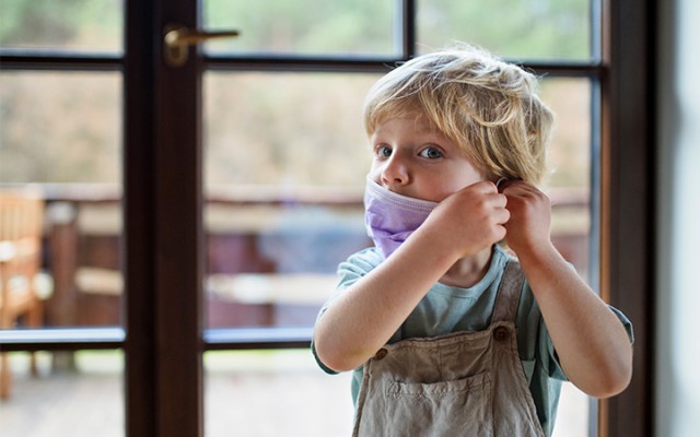 Coronavirus: Masca, obligatorie de la vârsta de şase ani pentru elevi în Spania