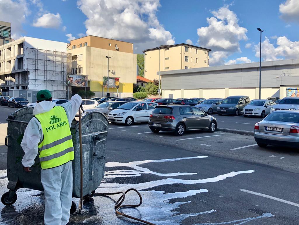 Primăria Constanţa continuă dezinfecţia platformelor de deşeuri Primăria Constanţa continuă dezinfecţia platformelor de deşeuri