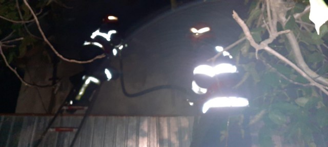 O CASĂ a luat FOC în Babadag