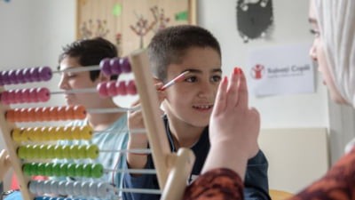 Înaltul Comisariat al ONU: Pandemia riscă să diminueze accesul la educaţie al copiilor refugiaţi
