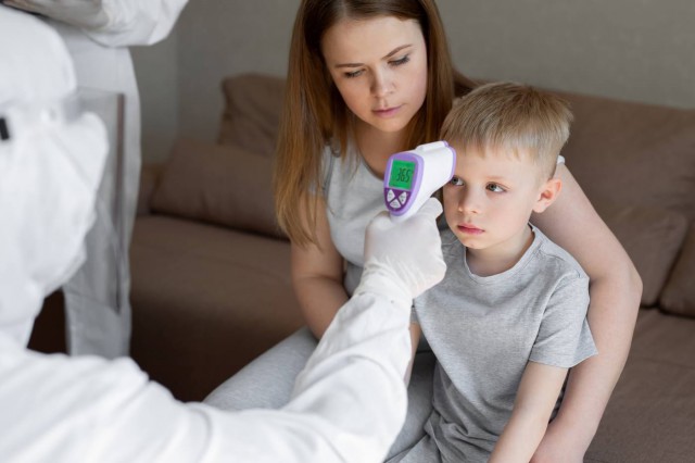 Cercetătorii au descoperit ordinea în care apar simptomele infecției cu SARS-CoV-2