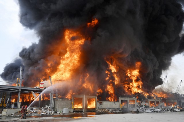 Liban: Incendiu de proporţii în portul din Beirut, la o lună după explozia uriaşă soldată cu peste 190 de morţi