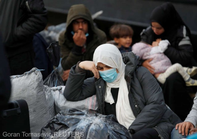 Grecia: Zece cazuri de coronavirus confirmate într-un lagăr de migranţi din insula Lesbos