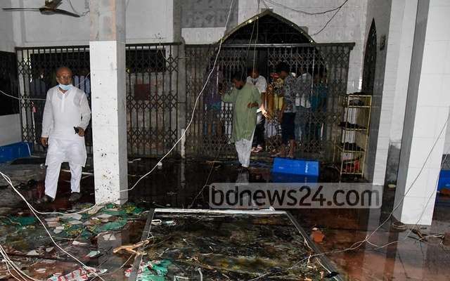 Bangladesh: 11 morţi într-un incendiu provocat de o explozie într-o moschee